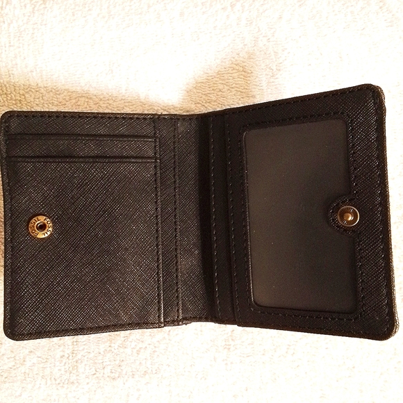 Adorable Owl Fossil Wallet! There's pockets for your dollar bills change & cards - Picture 3 of 6